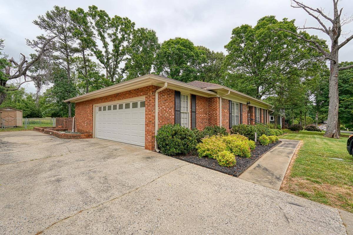 Gaffney, SC 29341,200 Brittany