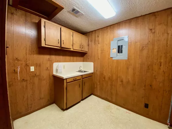Port Neches, TX 77651,2401 Port Neches Avenue