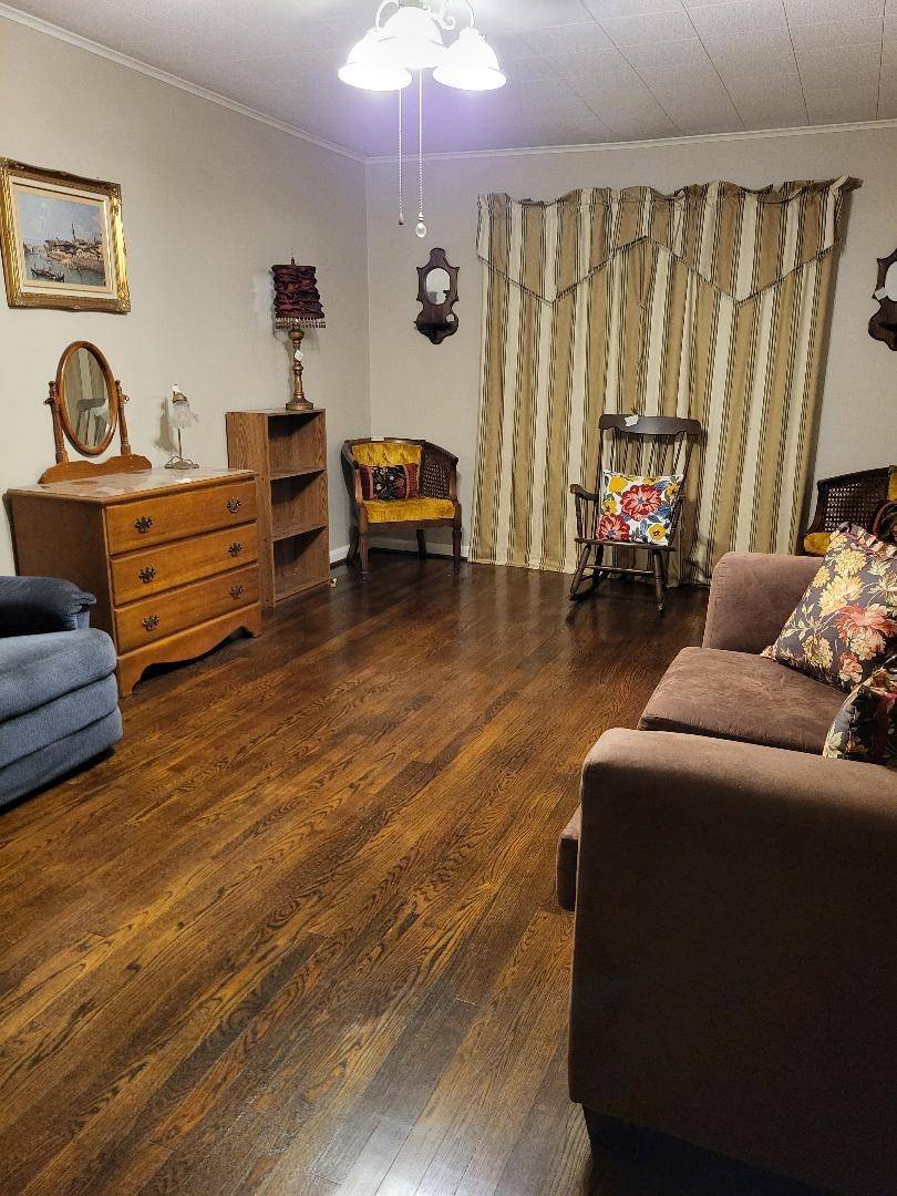 Groves, TX 77619,5221 Doyle Ave