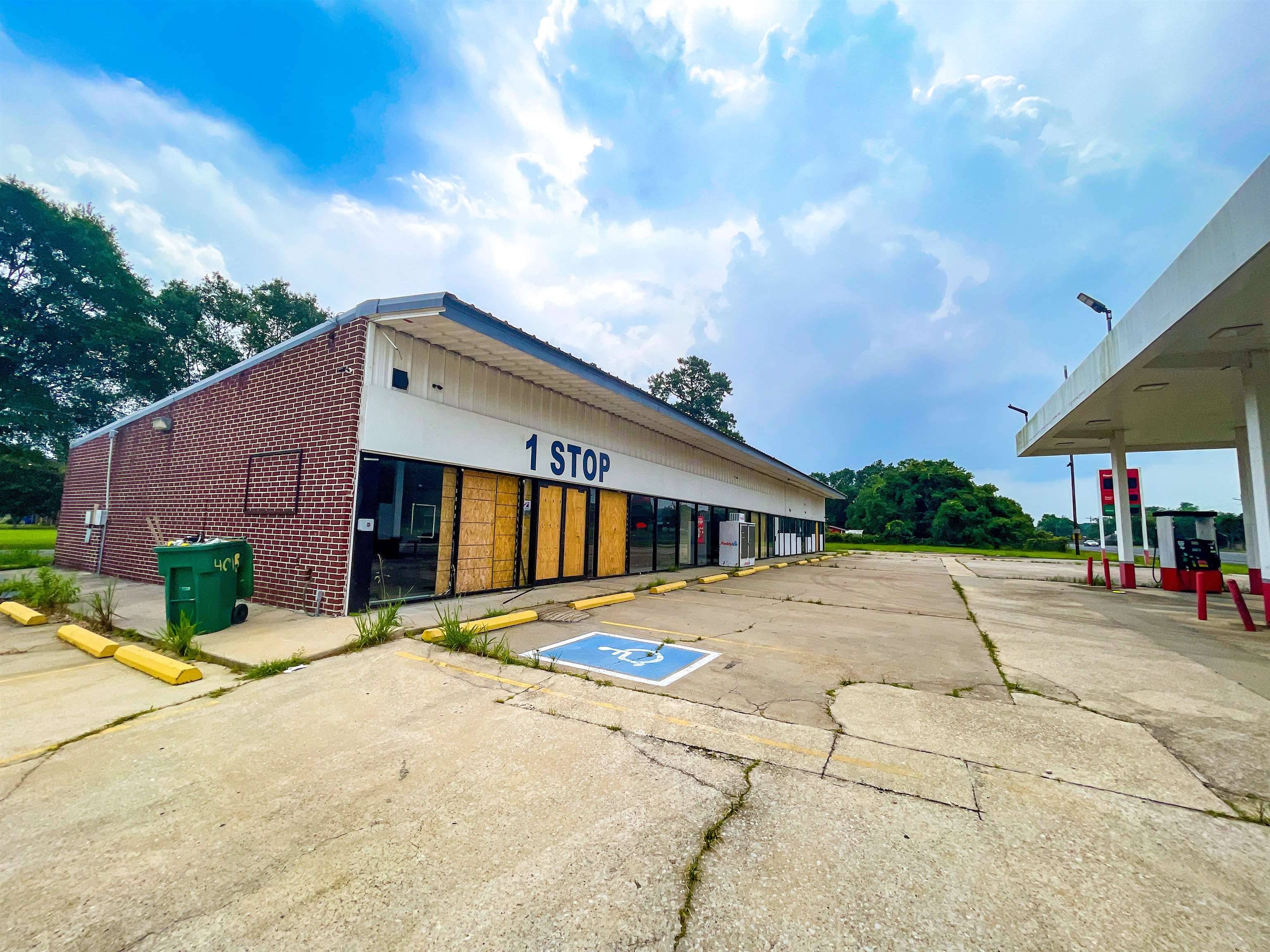 5320 N Main, Vidor, TX 77662