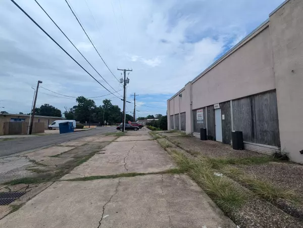 Groves, TX 77619,6100 Jefferson