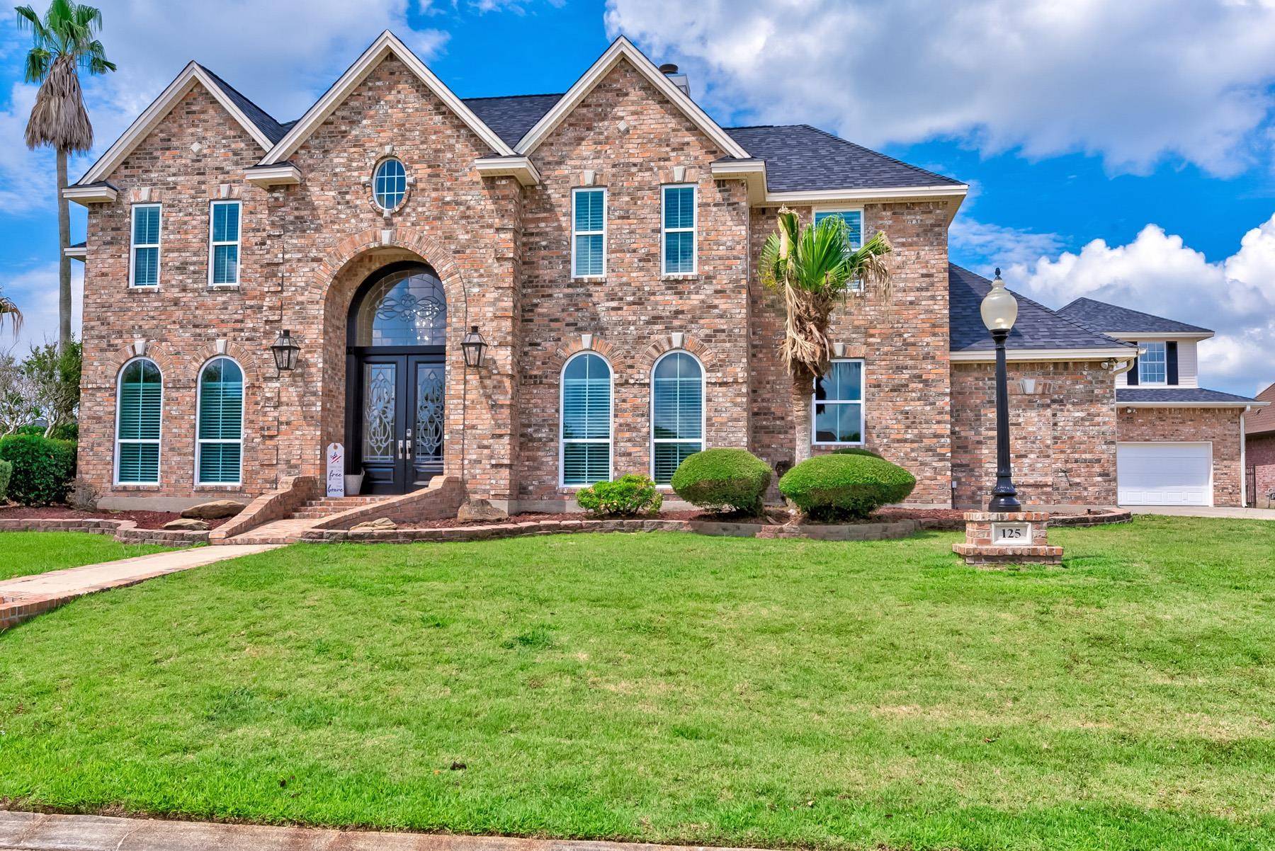 125 Canvasback, Orange, TX 77630