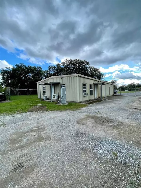 Orange, TX 77630,18301 HWY 62 S