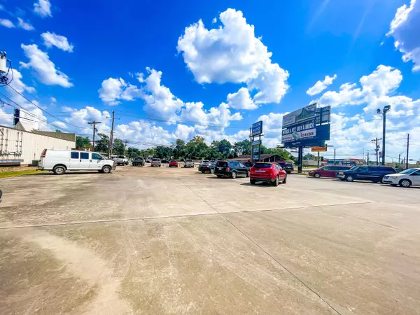 Vidor, TX 77662,1055 N Main