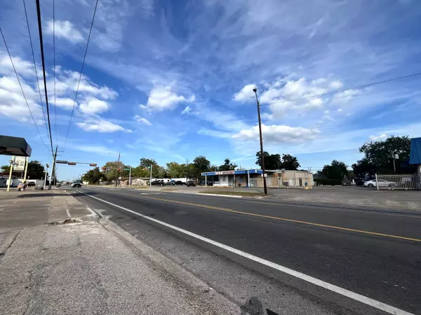 Beaumont, TX 77701,2325 S 4th St