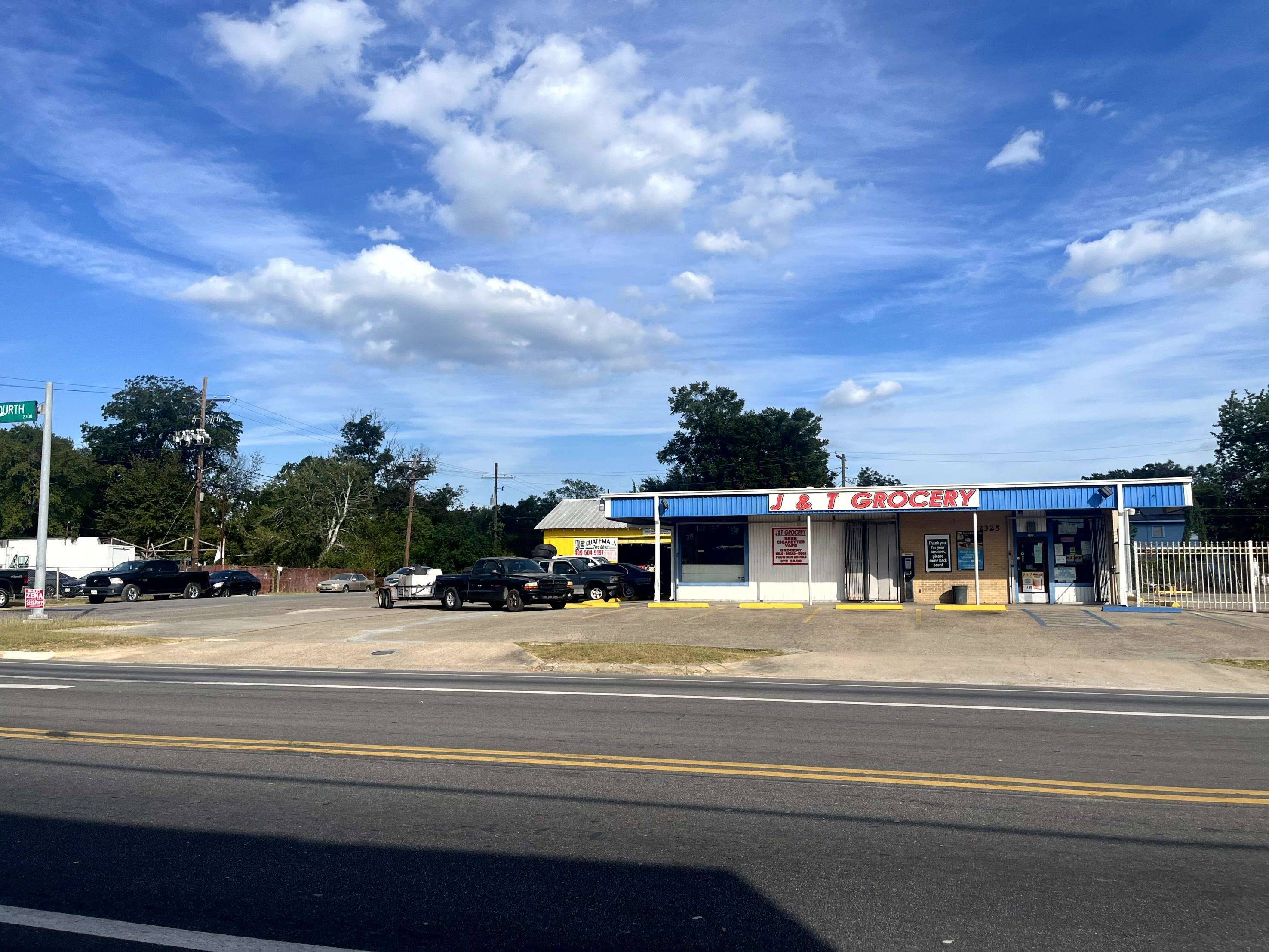 Beaumont, TX 77701,2325 S 4th St