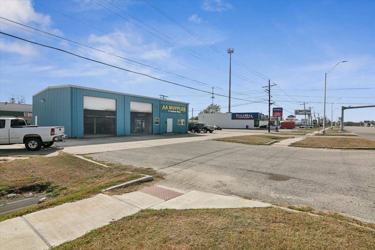 Orange, TX 77630,2209 MacArthur Dr.