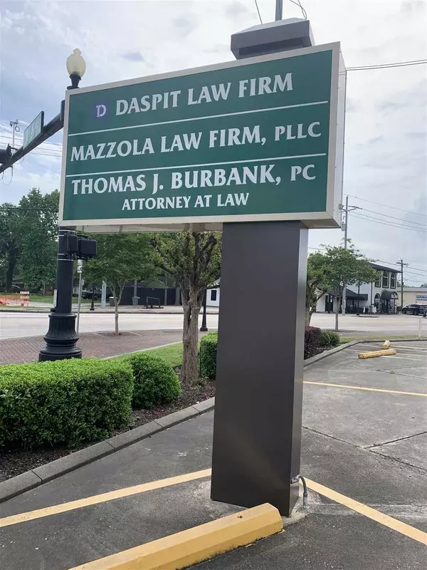Beaumont, TX 77706,505 W Lucas #UPSTAIRS ONE PRIVATE OFFICE