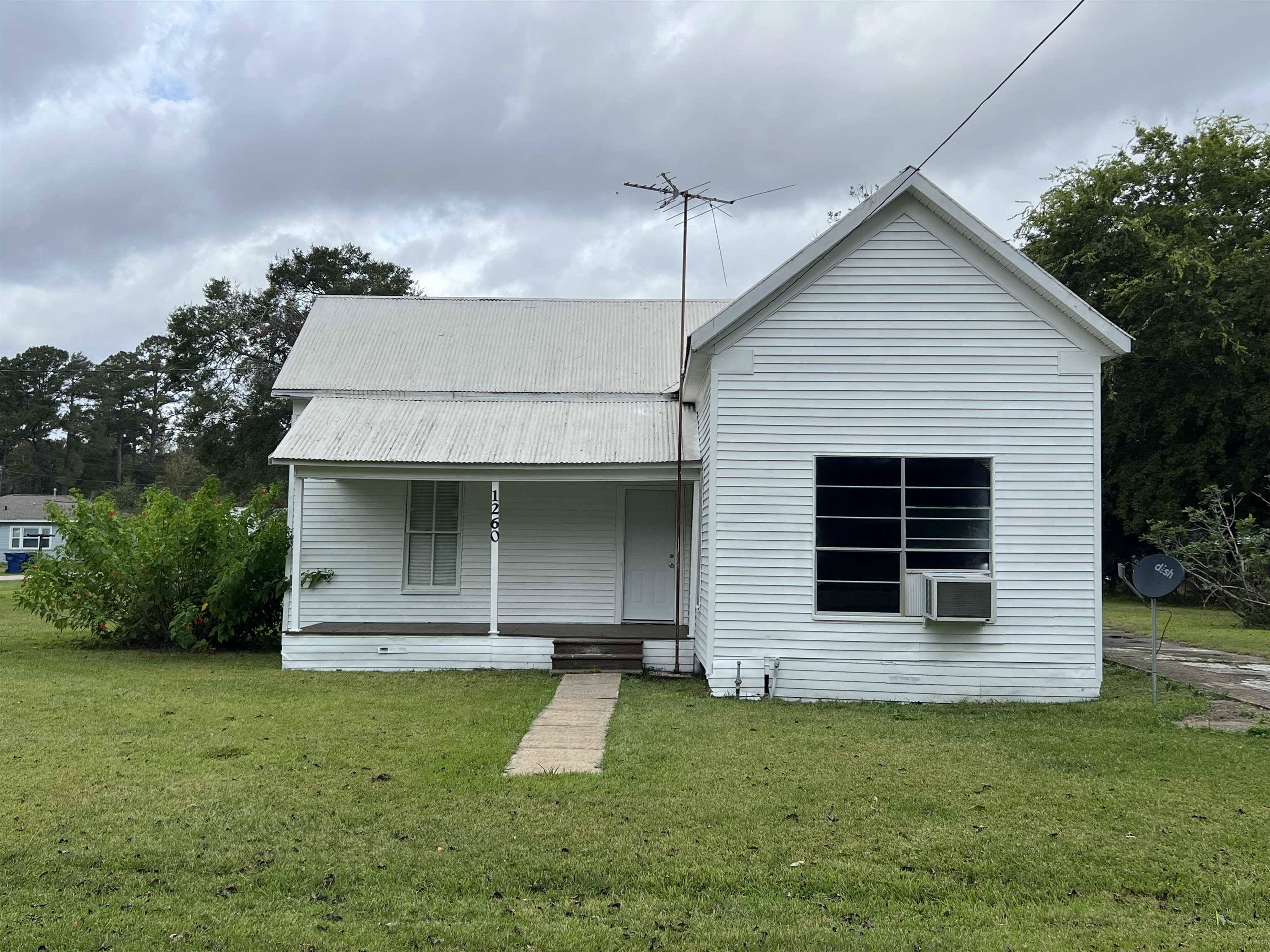 1260 Outlaw, Silsbee, TX 77656