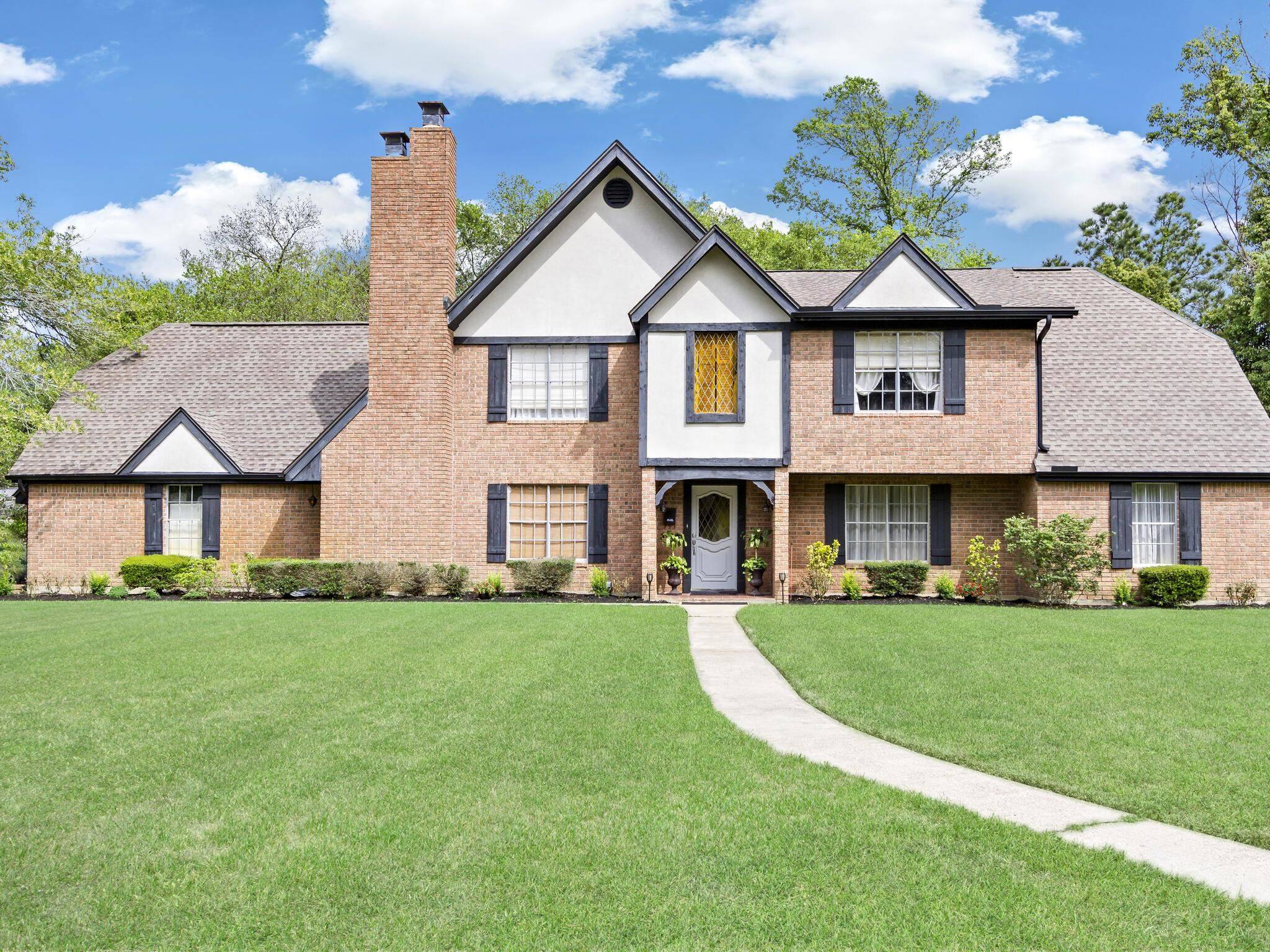 1824 LINDENWOOD, Orange, TX 77630