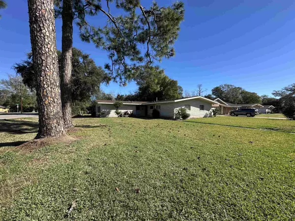 Groves, TX 77619,3250 Woodlawn Dr
