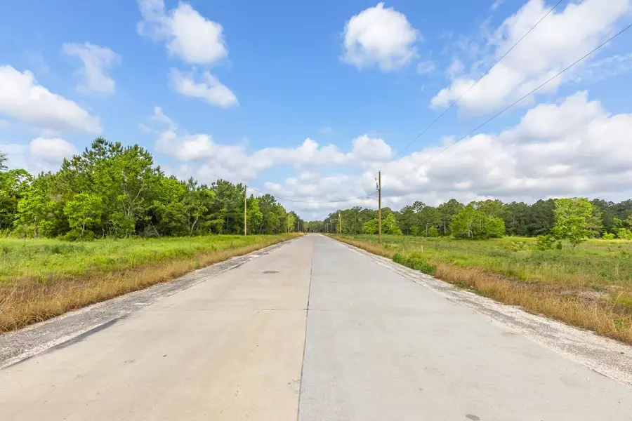 17435 Reserve Dr, Beaumont, TX 77713