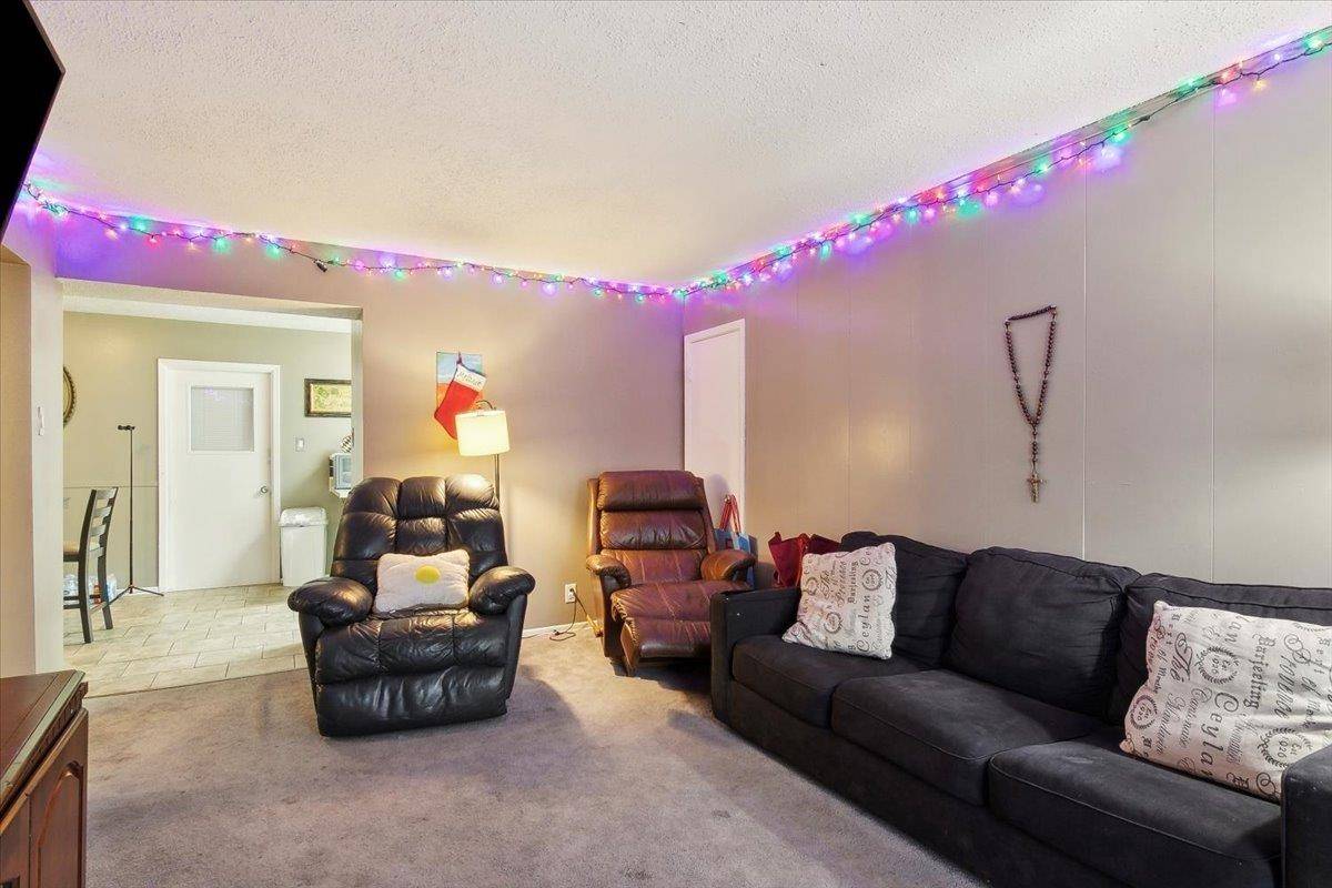Nederland, TX 77627,2901 Helena Ave #102