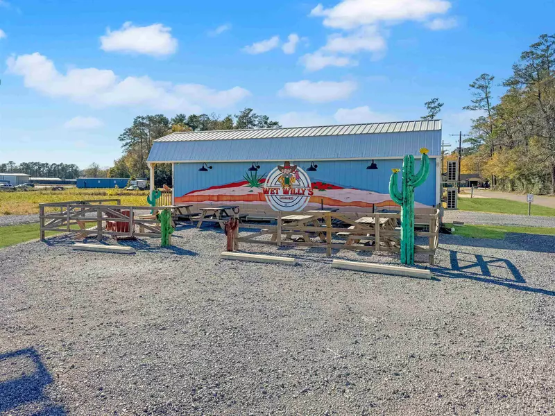 1310 S US HWY 96, Silsbee, TX 77656