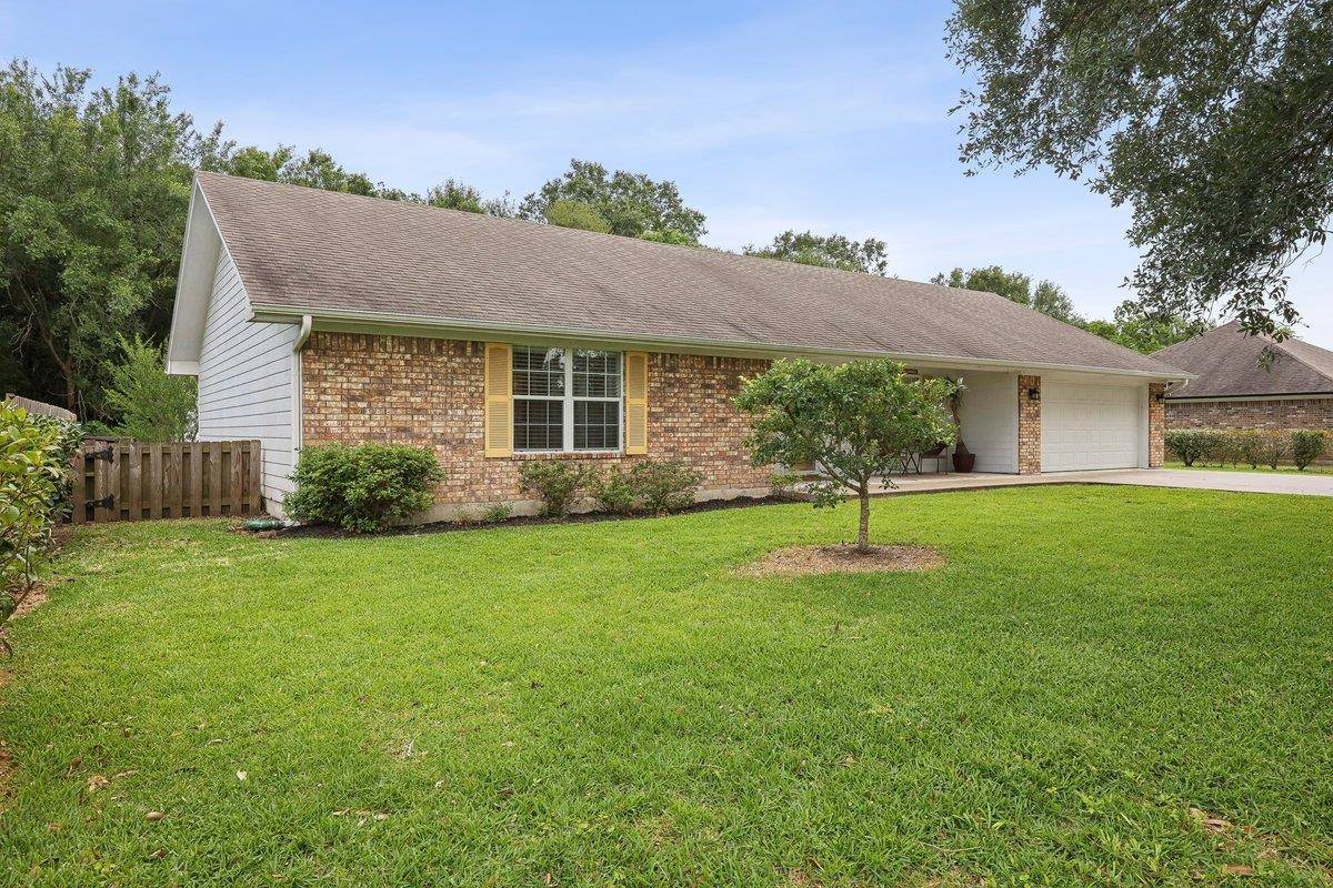 Winnie, TX 77665,815 First Street