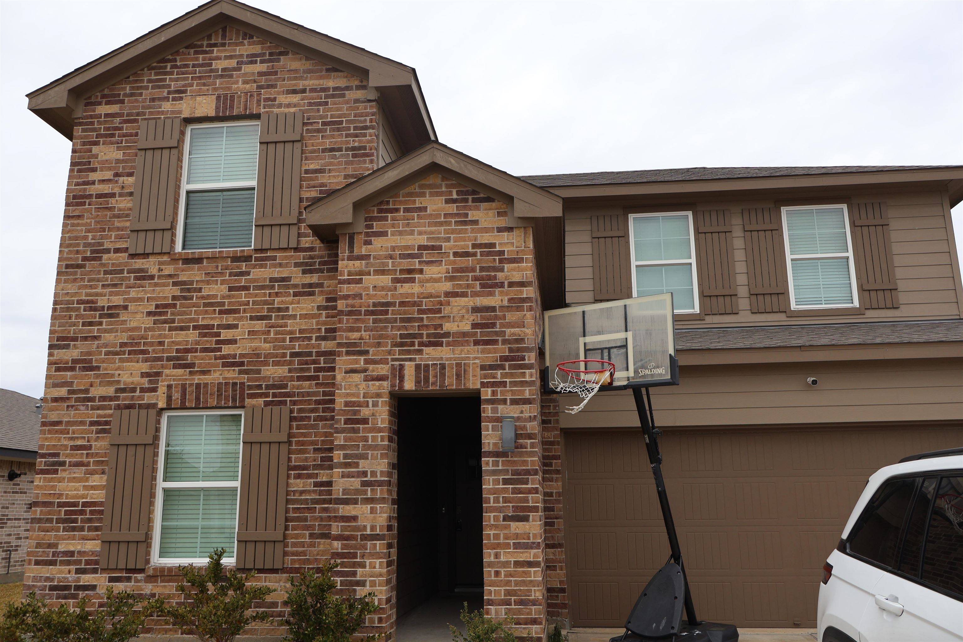14431 Sweet Water Dr, Baytown, TX 77523