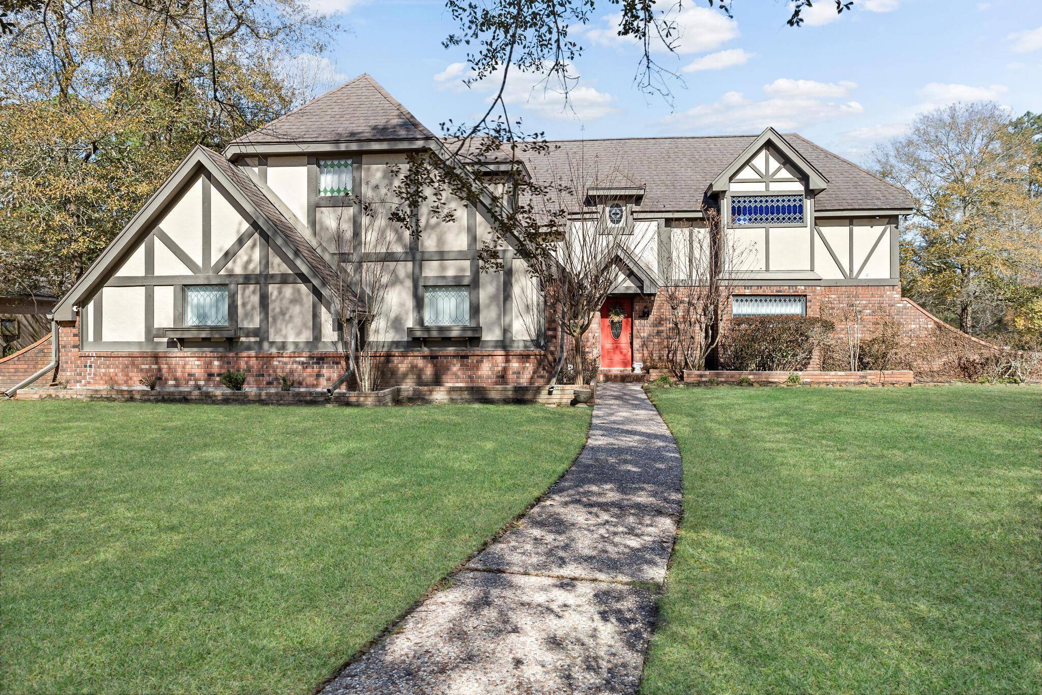 4702 Frost Place, Orange, TX 77632