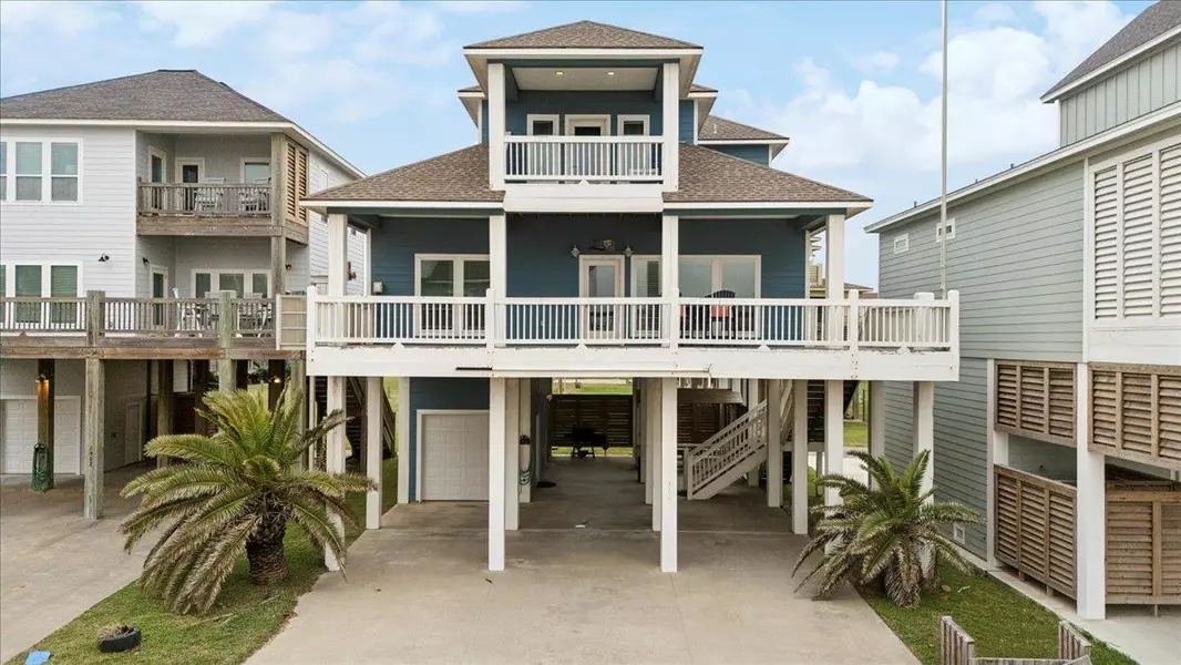 2904 Shady Ln, Crystal Beach, TX 77650