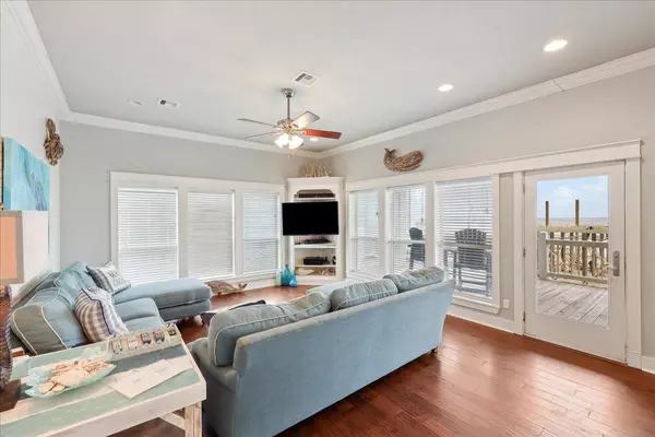 Crystal Beach, TX 77650,2904 Shady Ln