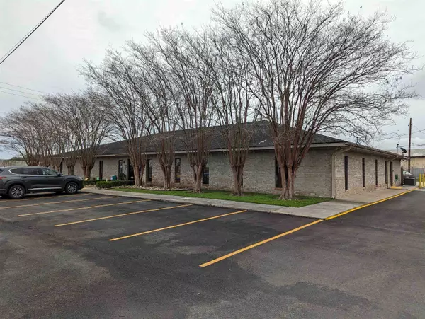 Nederland, TX 77627,1039 Twin City #Ste A
