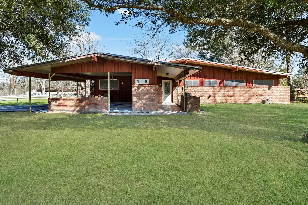Sour Lake, TX 77659,715 S HWY 326