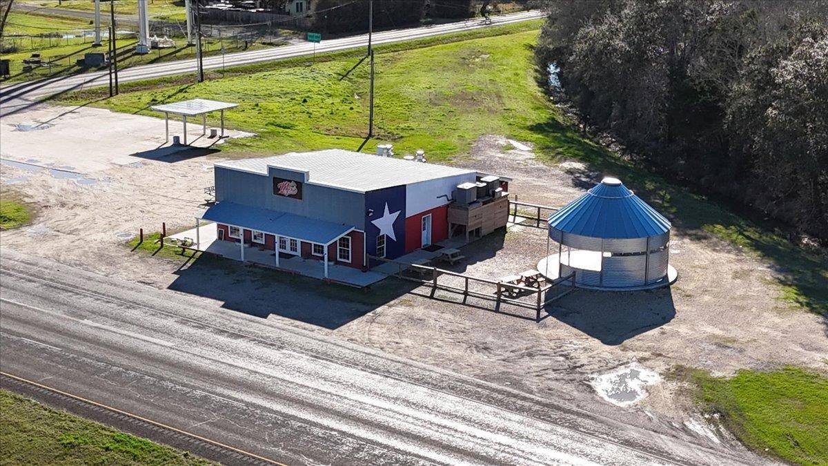 Winnie, TX 77665,2706  B Hwy 124