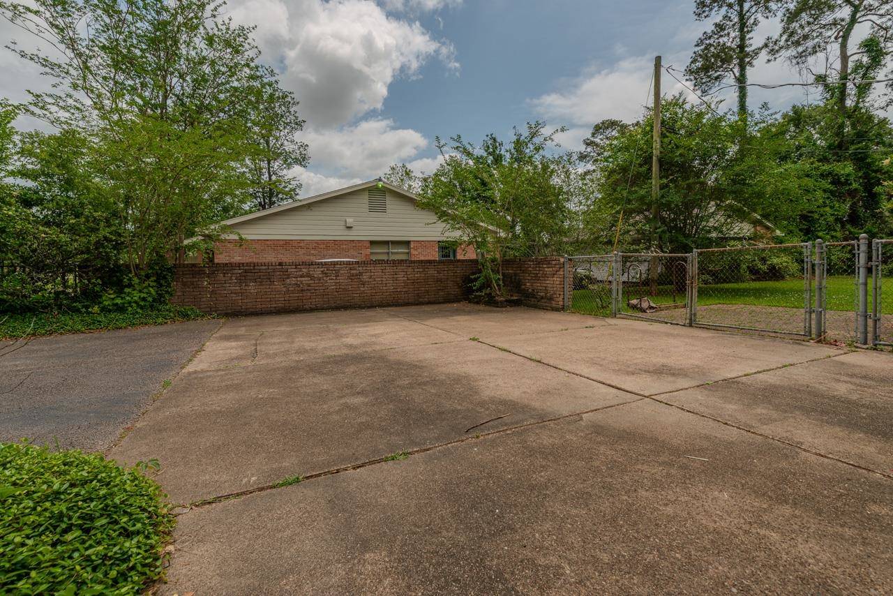 Beaumont, TX 77706,4695 Gladys Ave.