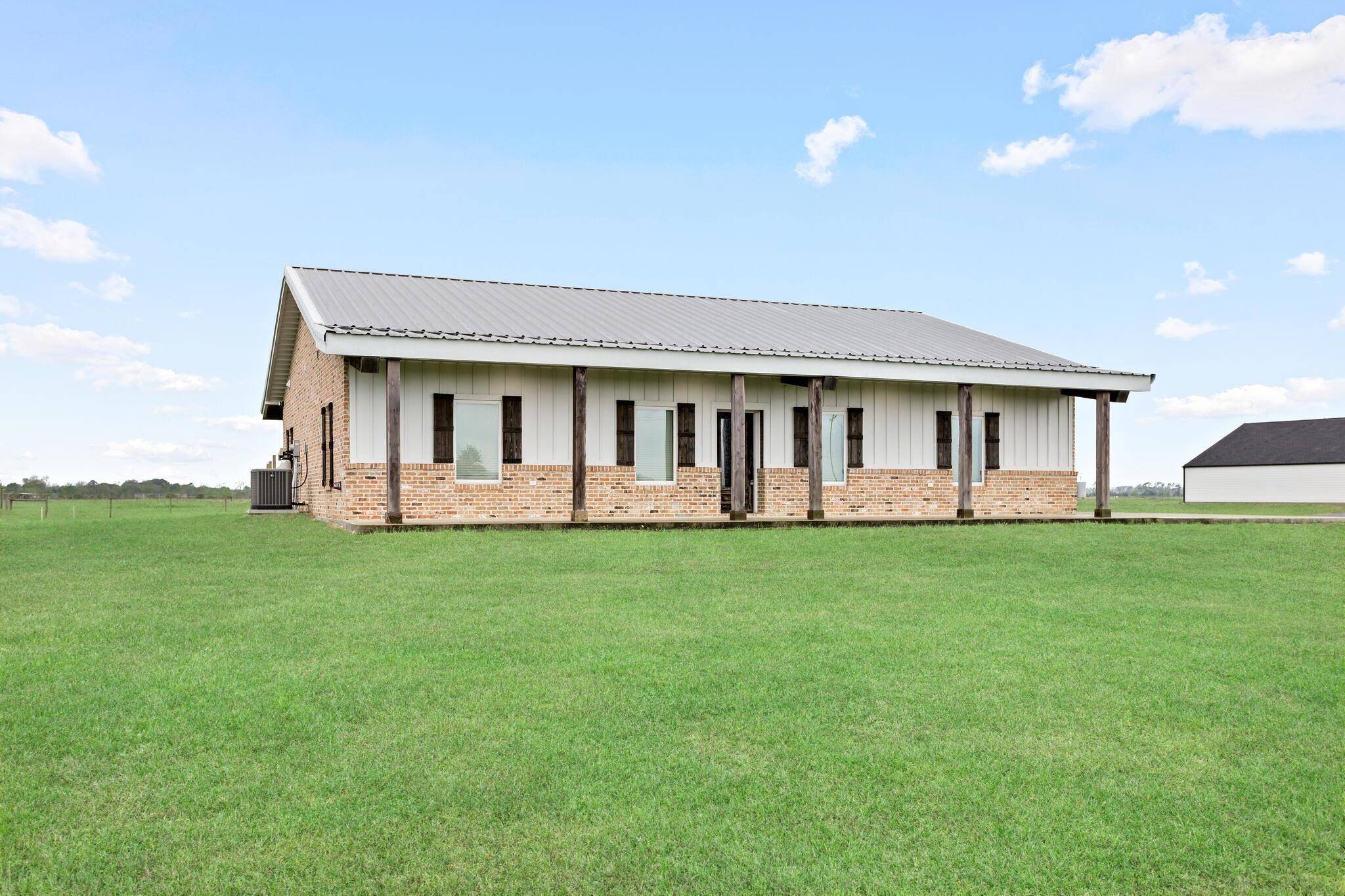 2050 Aggie Dr., Beaumont, TX 77713