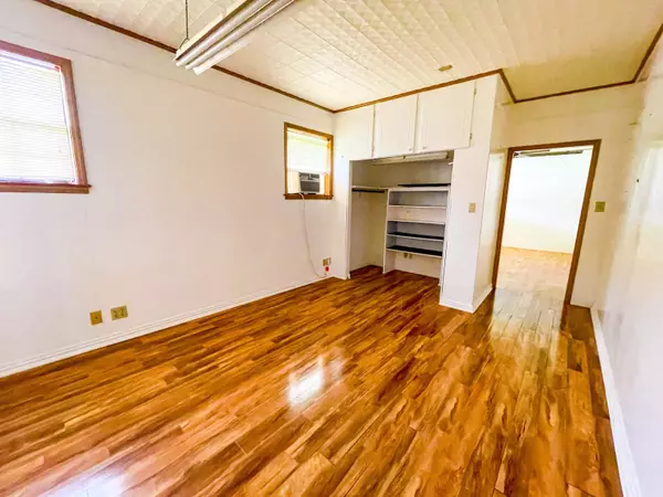 Vidor, TX 77662,505 Byrd St.