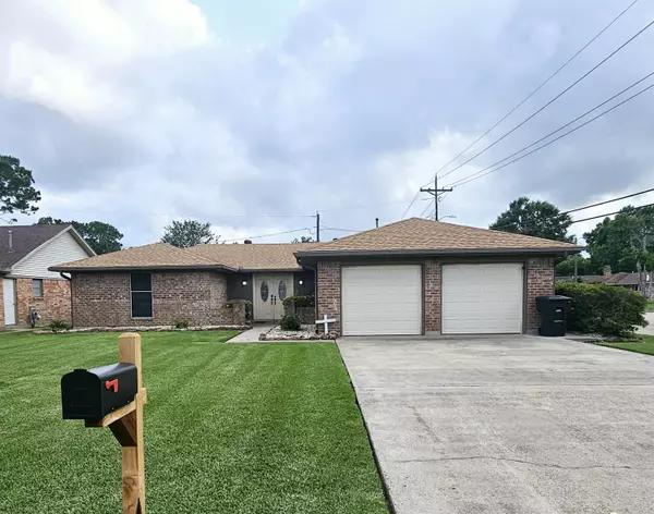 904 S 22nd Street, Nederland, TX 77627