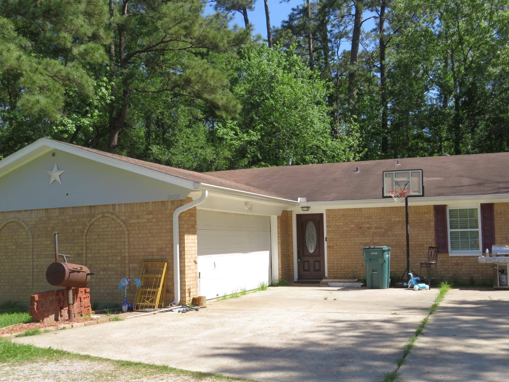 11420 Sherwood Dr, Beaumont, TX 77713