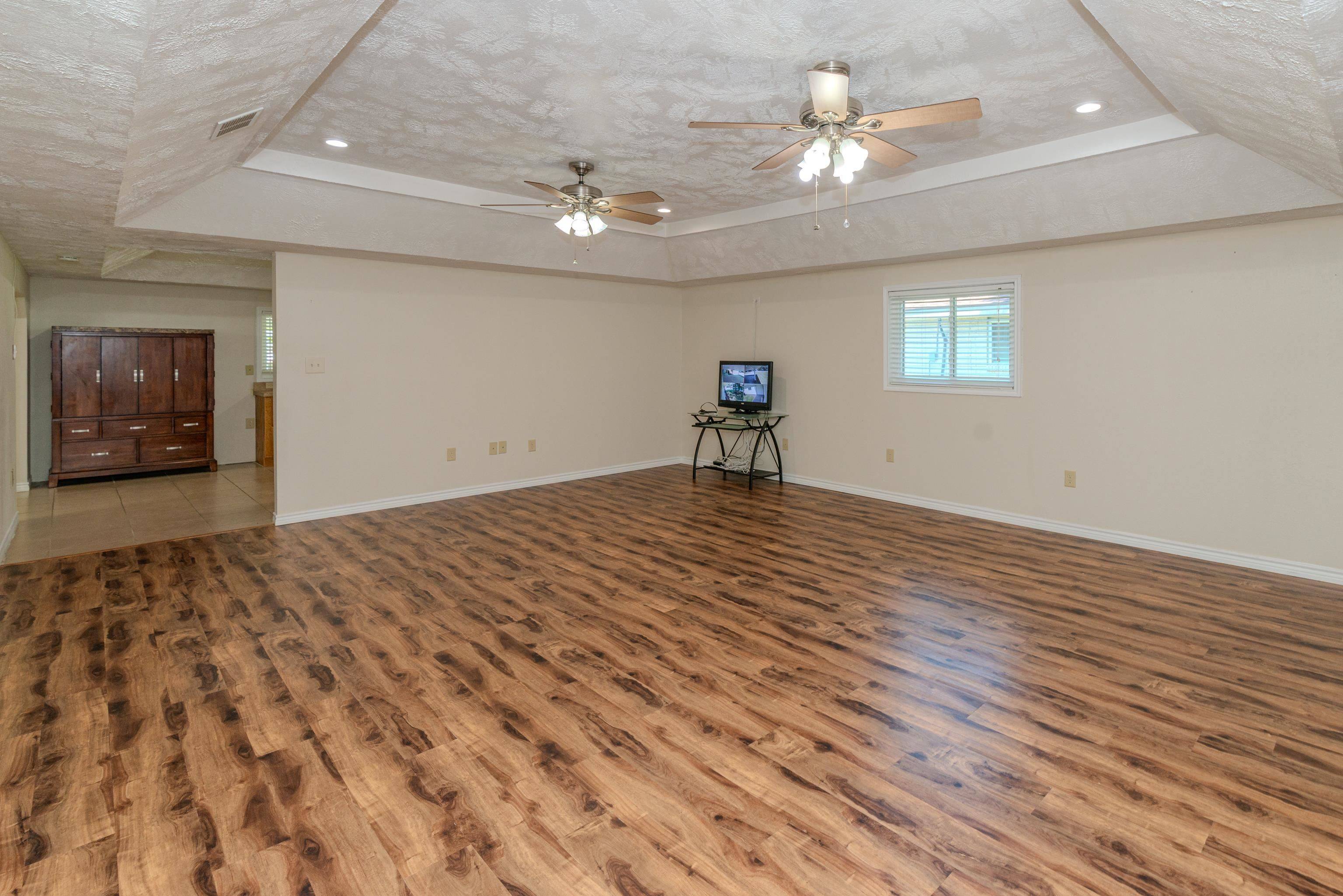 Bridge City, TX 77611-8801,320 Bell Avenue