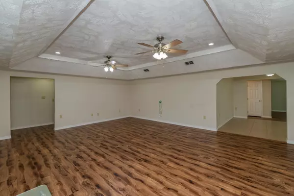 Bridge City, TX 77611-8801,320 Bell Avenue