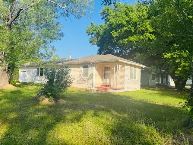 Orange, TX 77630,101 Azalea Ave.