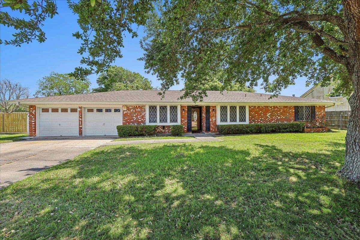 Nederland, TX 77627,1004 Louise