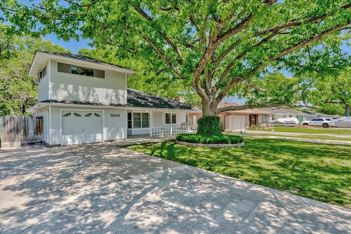 Groves, TX 77619,5110 Gulf Ave