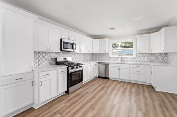 Nederland, TX 77627,307 32nd Street