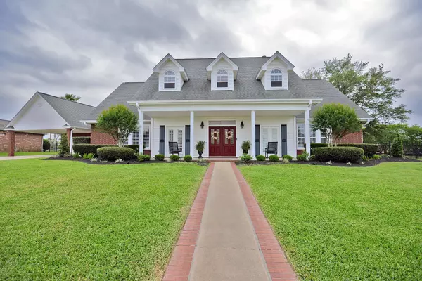 405 Waterwood Dr., Orange, TX 77630-8238