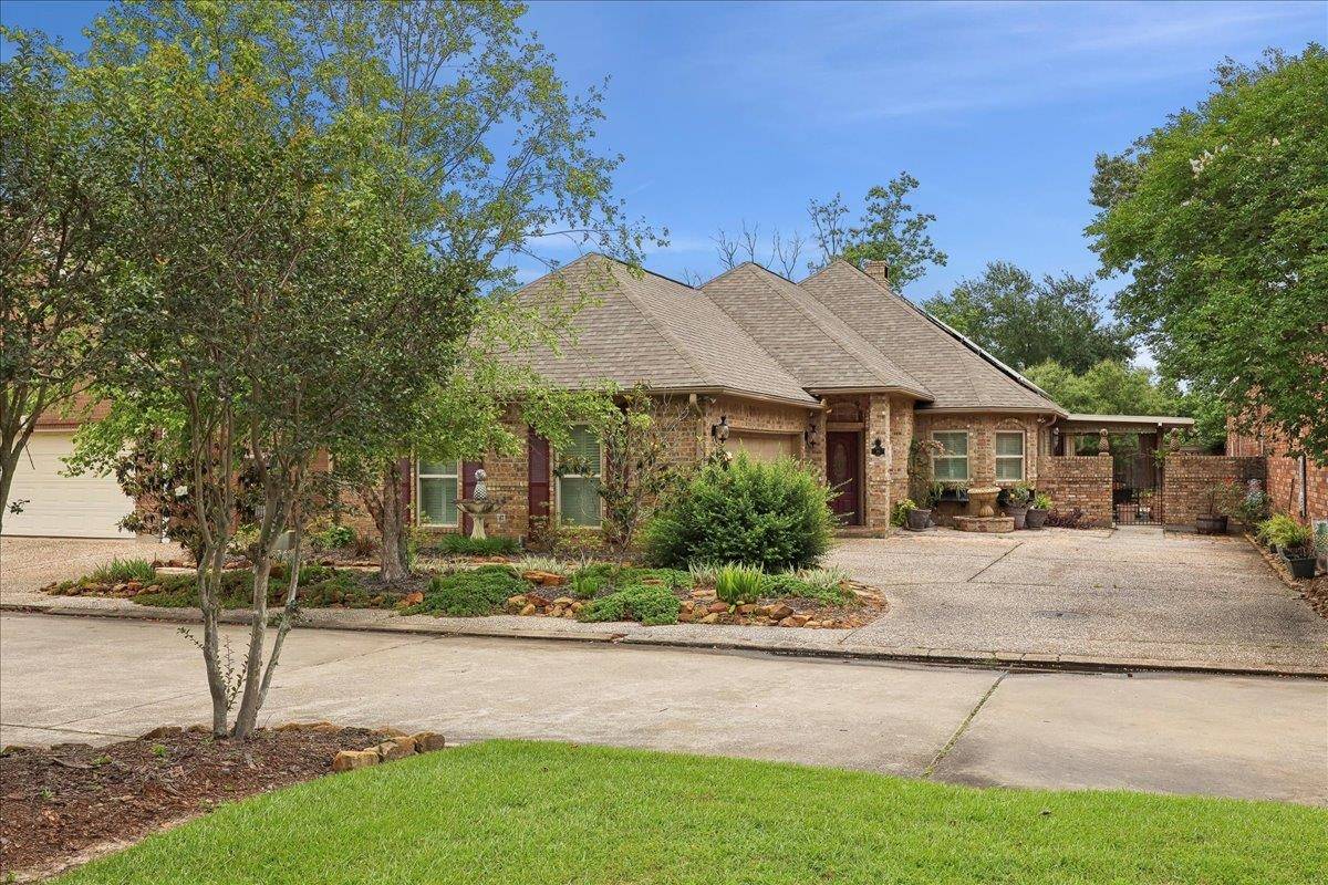 11 Regency Pl., Orange, TX 77630