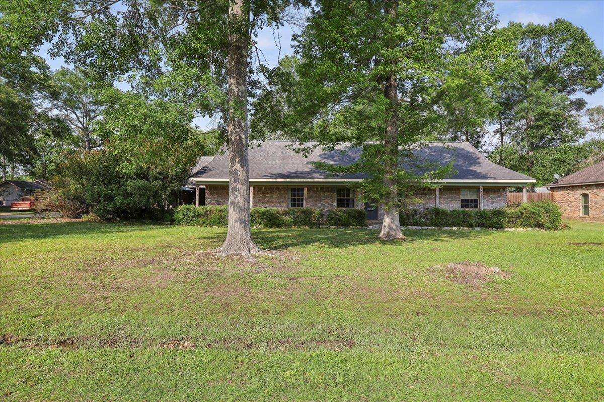 132 County Road 760, Buna, TX 77612