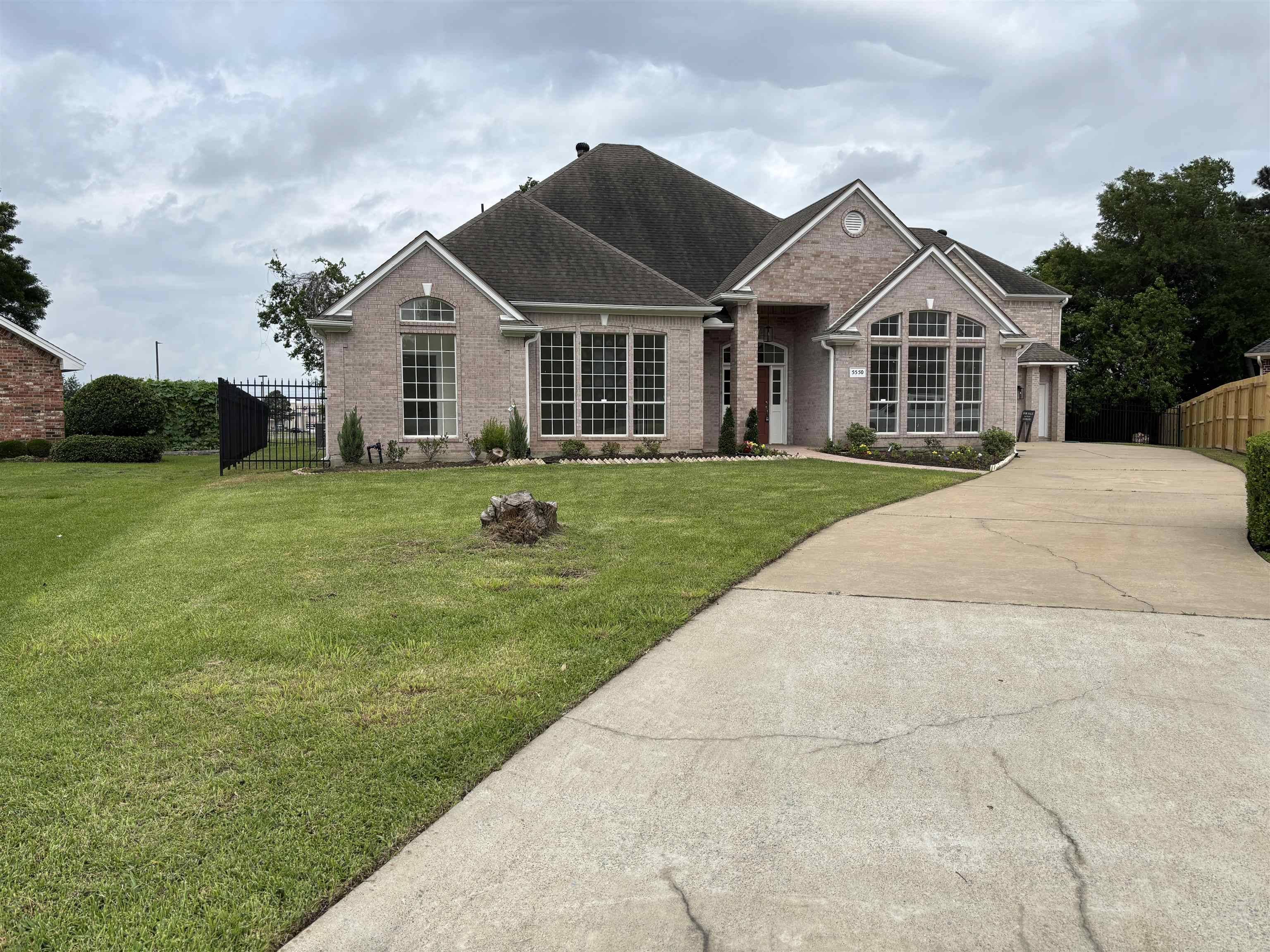 5550 Briar Creek Dr, Beaumont, TX 77706