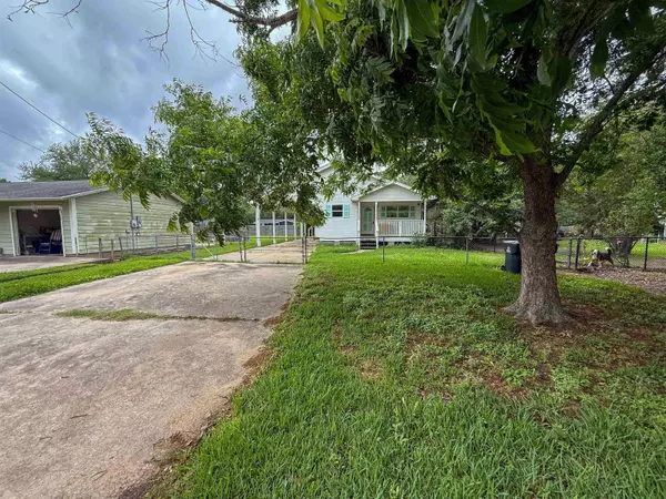 Bridge City, TX 77611,320 Henry