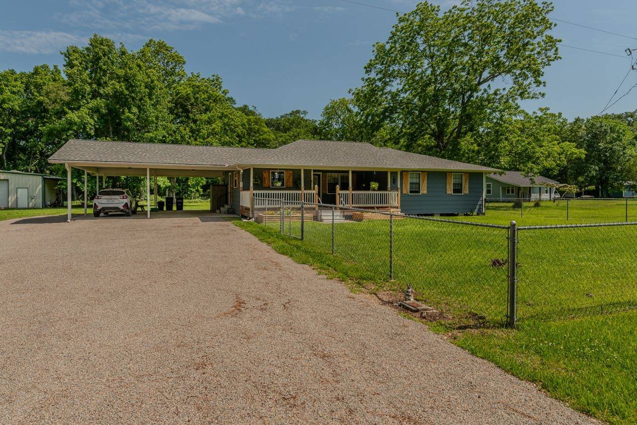 Hull, TX 77564,129 CR 2063