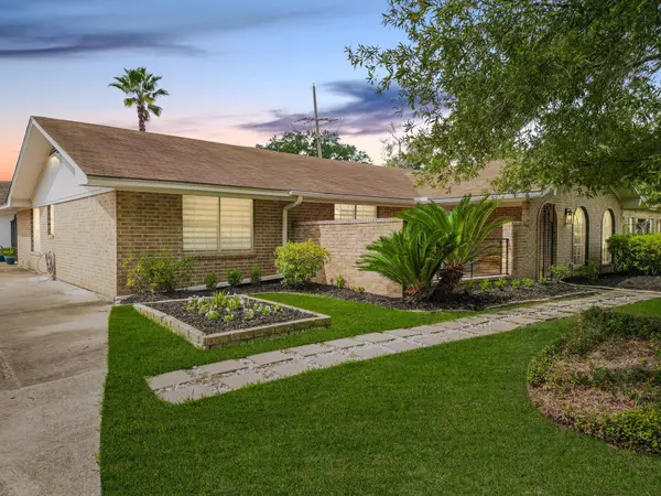 Beaumont, TX 77706,1165 Ivy Ln.