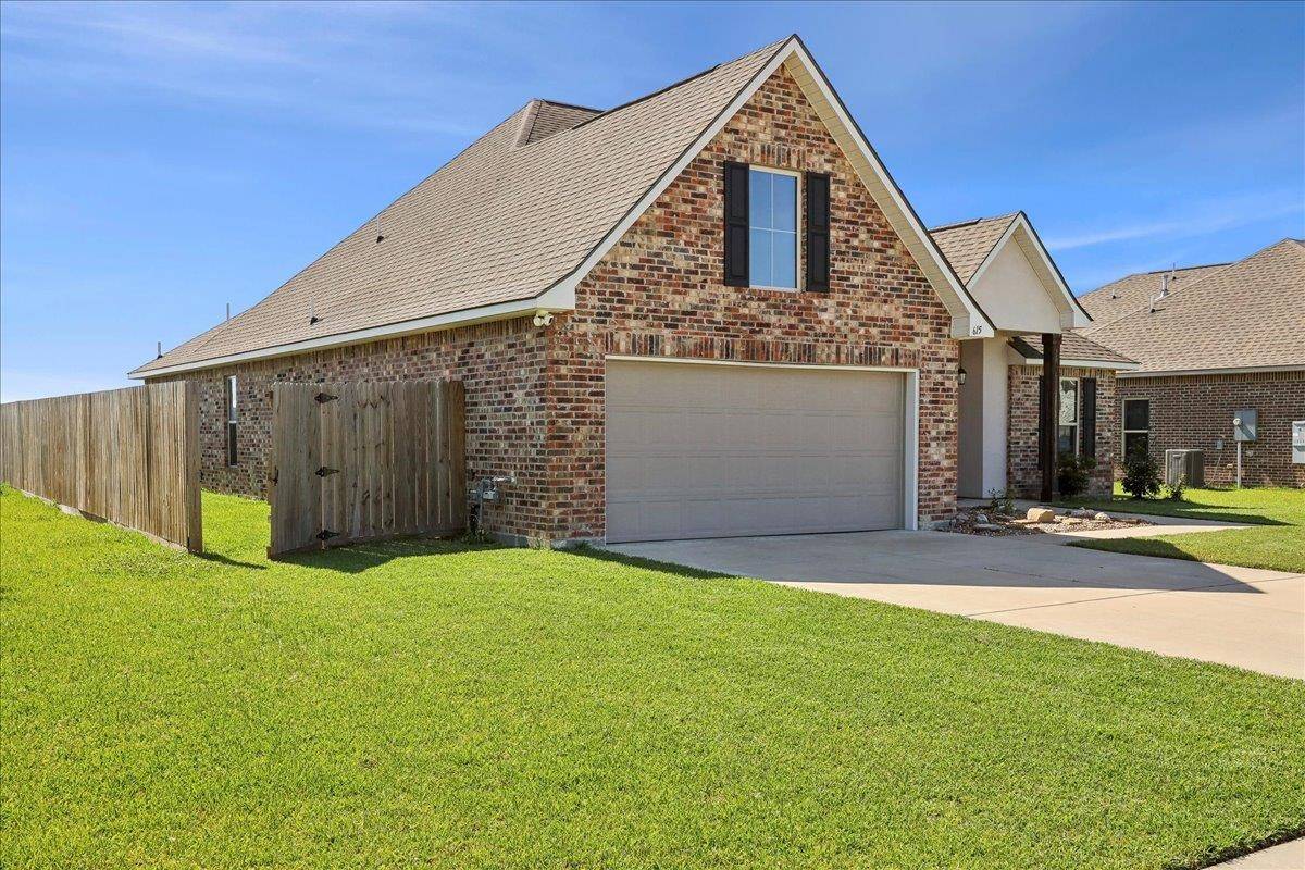 Orange, TX 77630,615 Cottonwood