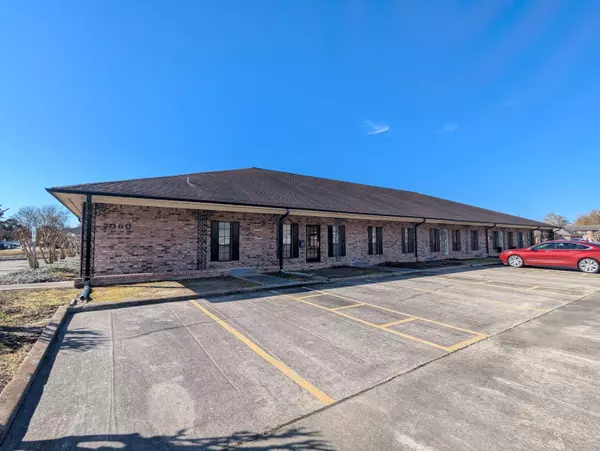 7060 Phelan Blvd, Beaumont, TX 77706