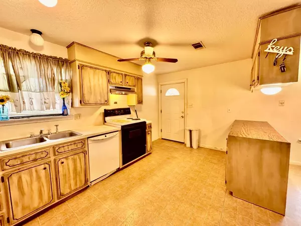 Nederland, TX 77627,511 Atlanta Ave