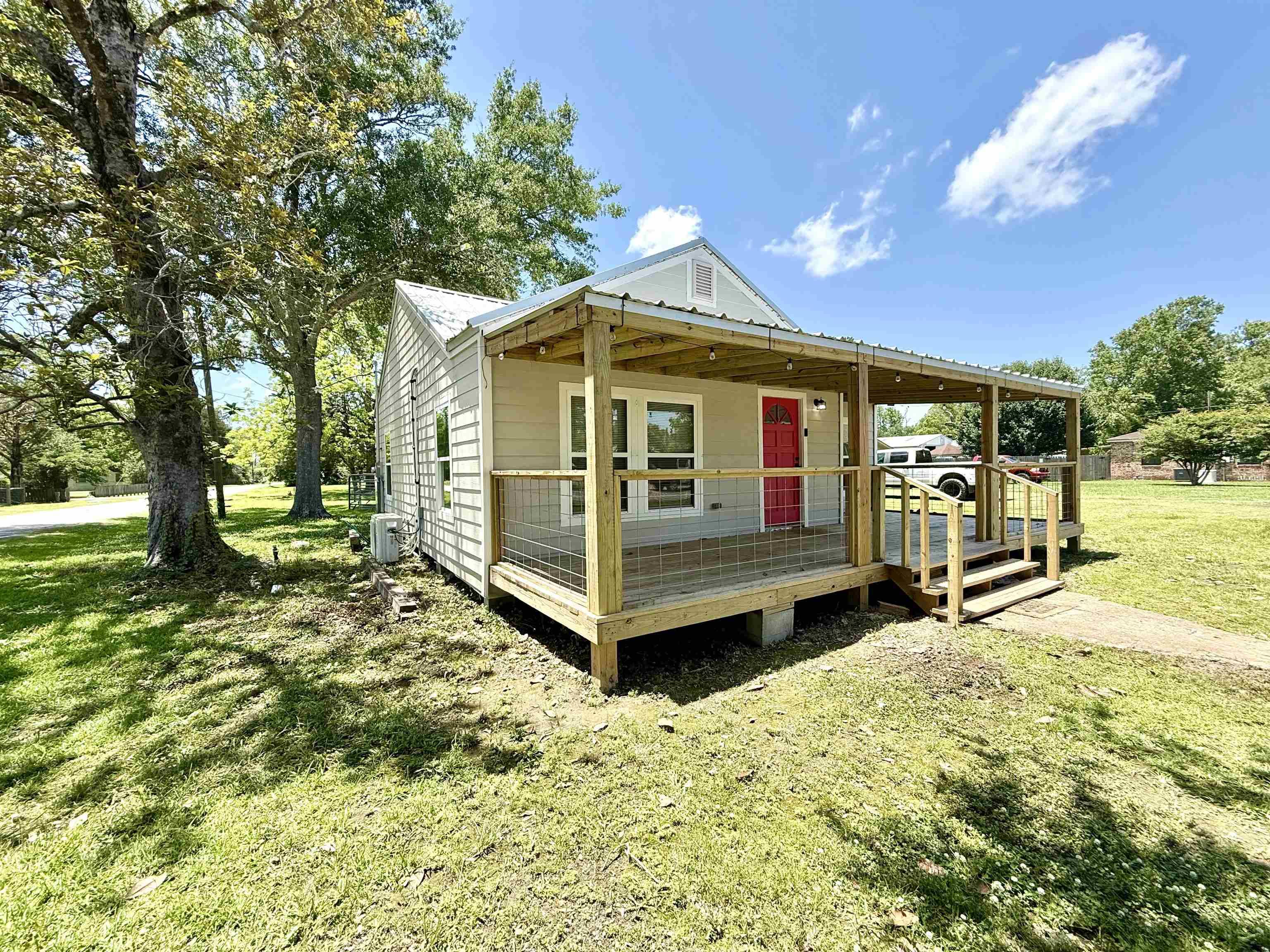 Buna, TX 77612,176 County Road 753