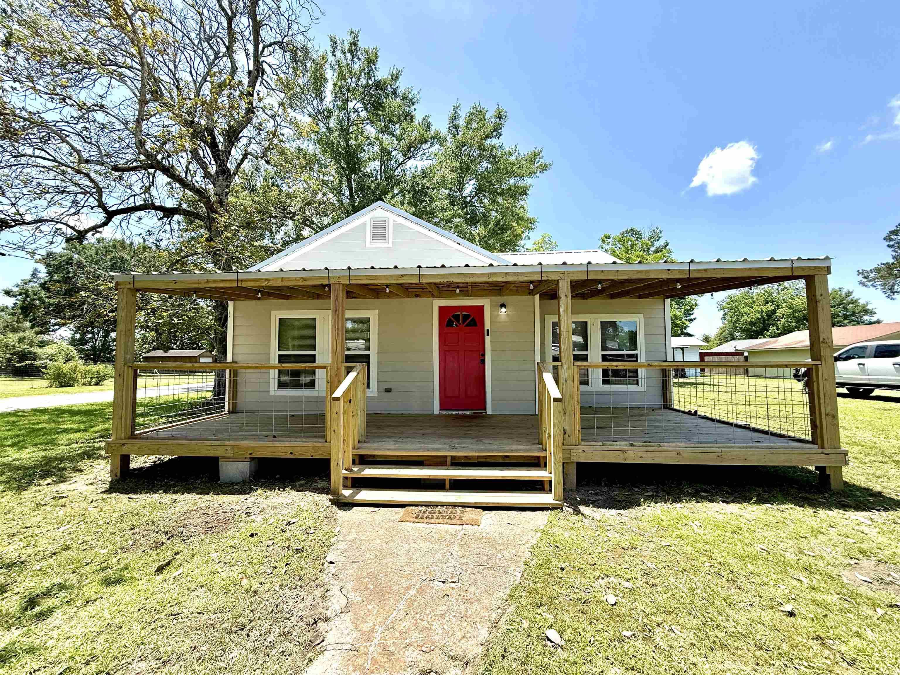 176 County Road 753, Buna, TX 77612