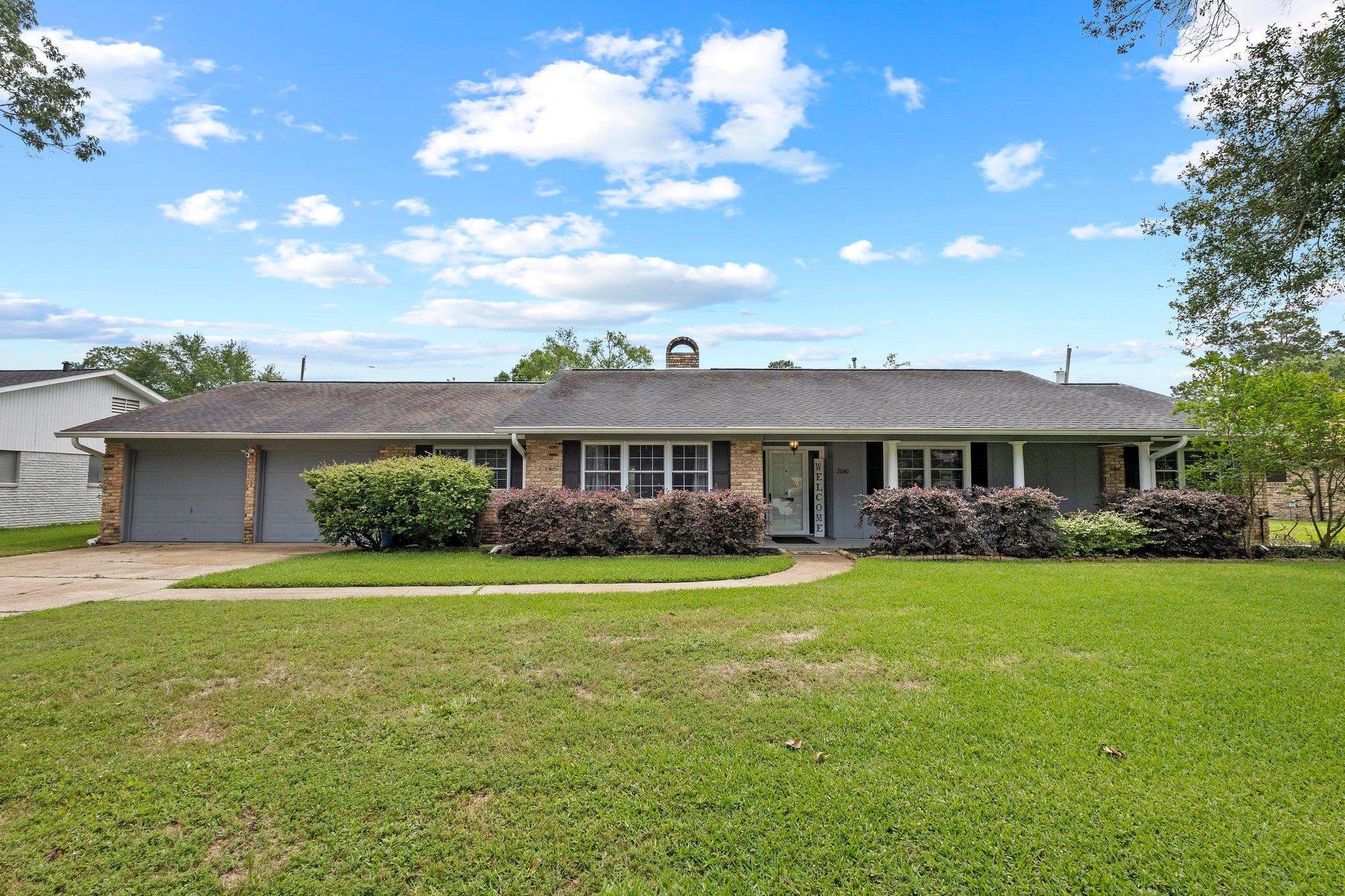 2040 Chevy Chase Lane, Beaumont, TX 77706-2609